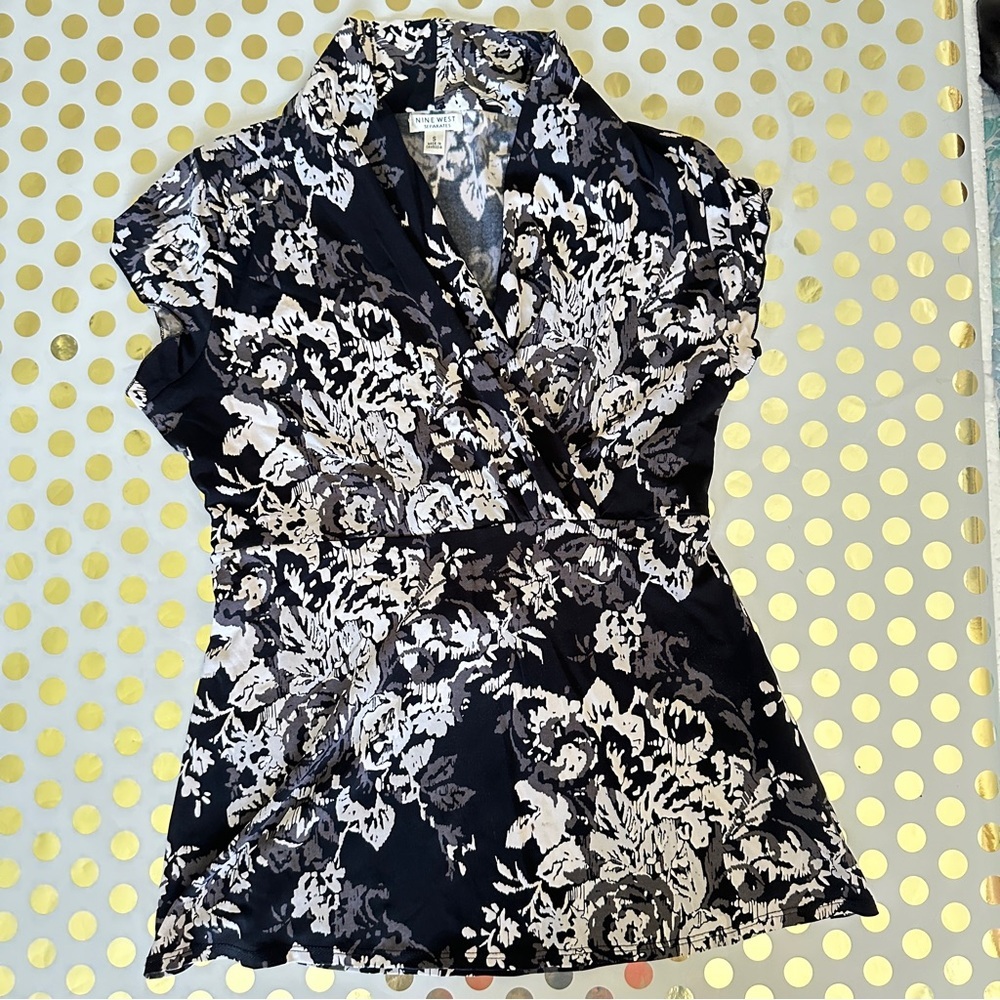 Nine West Black and White Fitted Cap Sleeve Blouse